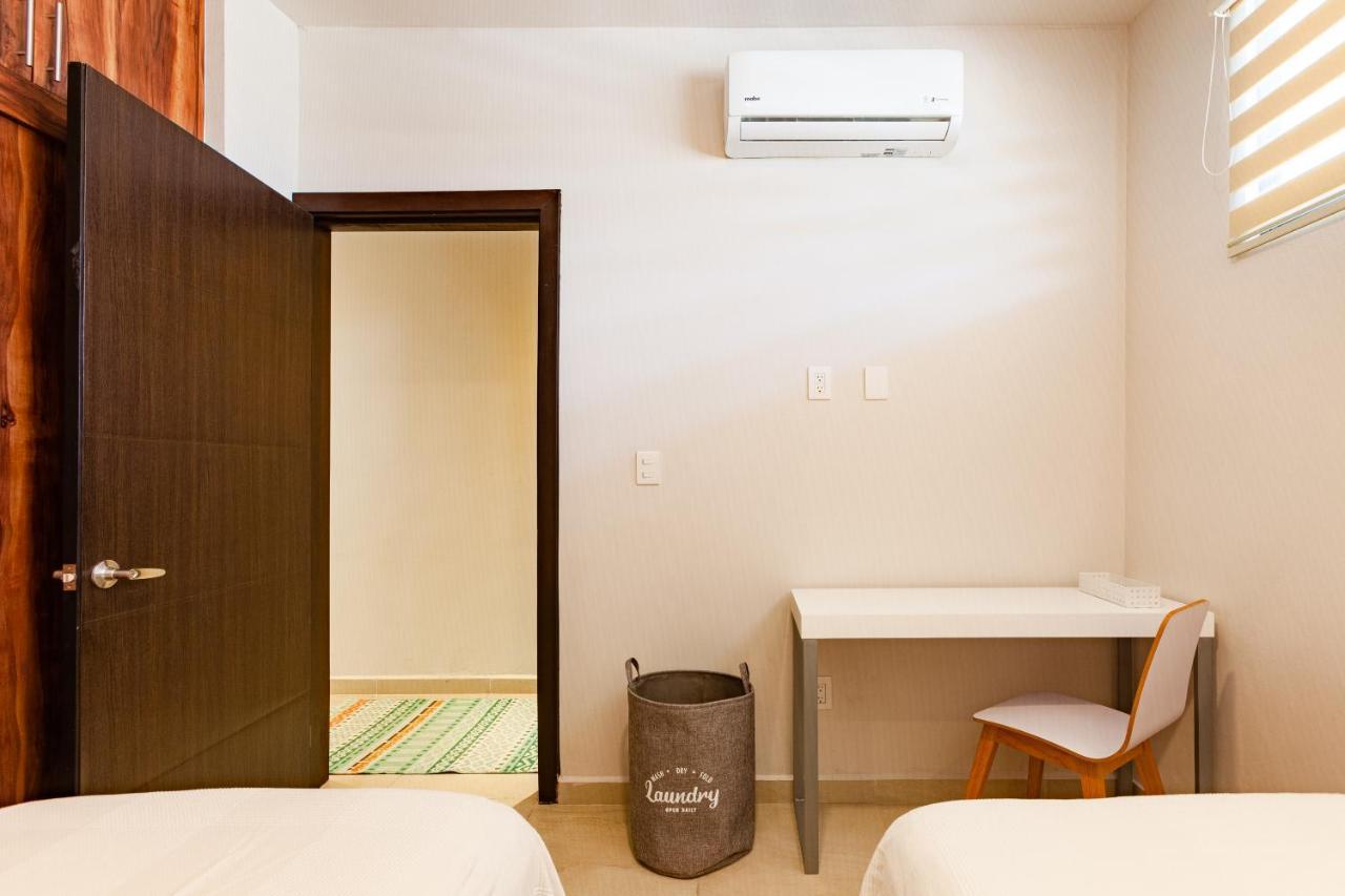 Brand New! 10min To Wifi 200mb Gym Pool Apartamento Playa del Carmen