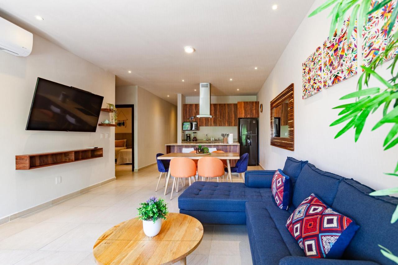 Brand New! 10min To Wifi 200mb Gym Pool Apartamento Playa del Carmen