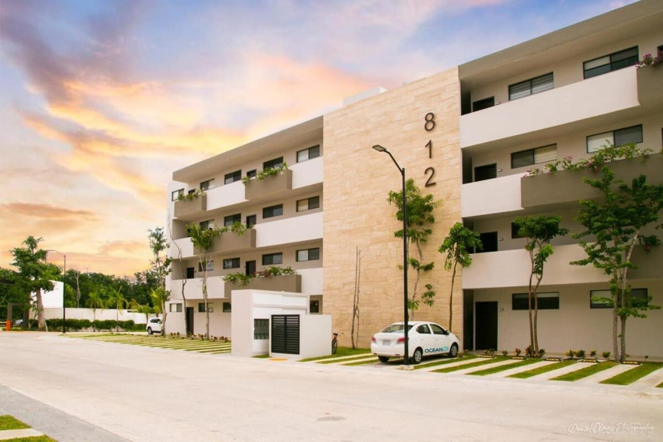 Brand New! 10min To Wifi 200mb Gym Pool Apartamento Playa del Carmen